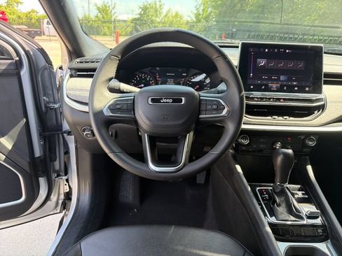 Used 2024 Jeep Compass Latitude AWD/4WD image 16