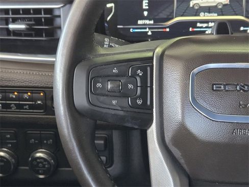 Used 2024 GMC Yukon XL Denali w/ Advanced Technology Package image 28