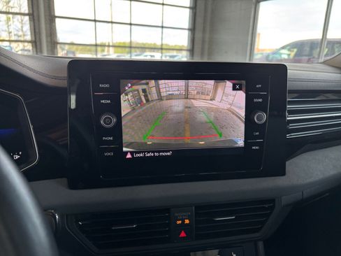 Used 2025 Volkswagen Jetta SE image 23