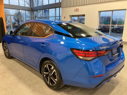 Used 2025 Nissan Sentra SV image 7