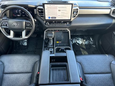 Used 2025 Toyota Tundra Limited AWD/4WD image 14