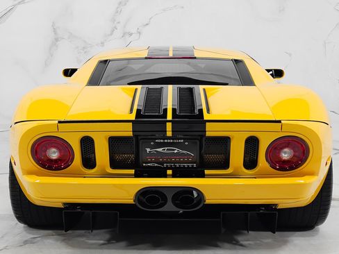 Used 2005 Ford GT RWD image 9