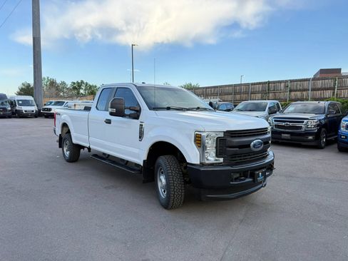 Used 2018 Ford F250 XL w/ Power Equipment Group AWD/4WD image 11