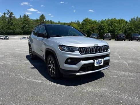 Used 2024 Jeep Compass Limited AWD/4WD image 10