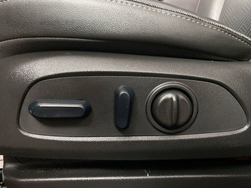 Used 2023 Buick Encore GX Essence w/ Experience Buick Package FWD image 12