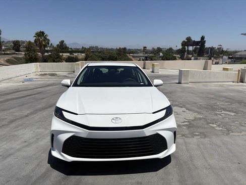 Used 2025 Toyota Camry LE FWD image 8