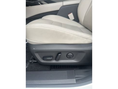 Used 2023 Nissan Rogue SL image 36