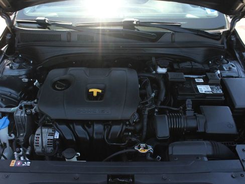Used 2021 Kia Forte LXS FWD image 12