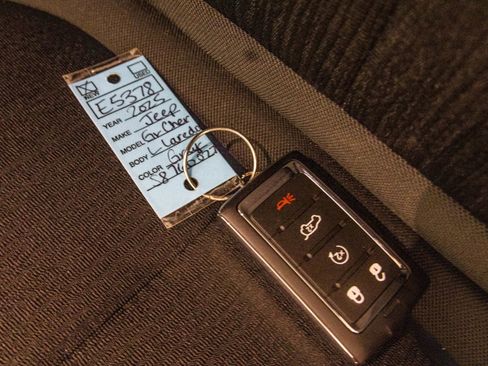 New 2025 Jeep Grand Cherokee L Laredo w/ Luxury Tech Group I image 42