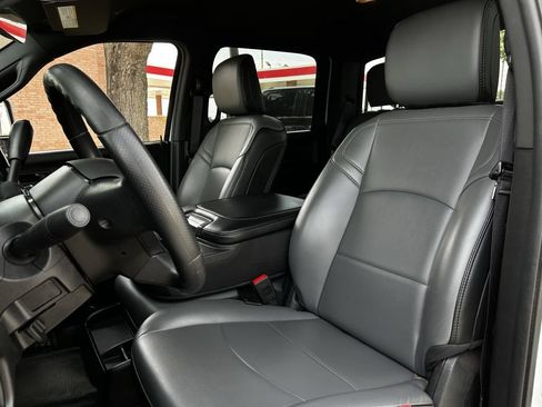 Used 2025 RAM 2500 Tradesman w/ Chrome Appearance Group AWD/4WD image 27