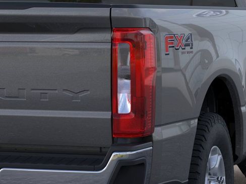New 2026 Ford F250 XLT w/ FX4 Off-Road Package AWD/4WD image 21