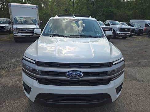 Used 2024 Ford Expedition XLT AWD/4WD image 2