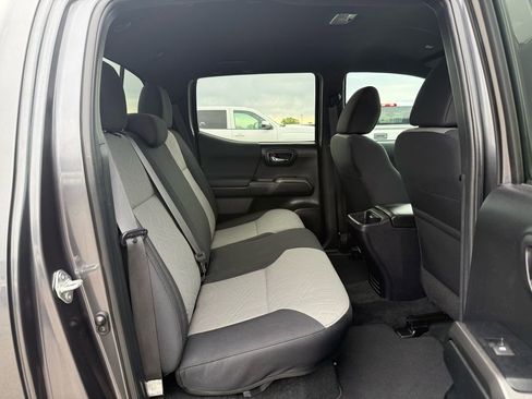 Used 2022 Toyota Tacoma TRD Sport w/ Technology Package AWD/4WD image 40