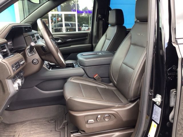 Used 2024 GMC Yukon Denali w/ LPO, Floor Liner Package AWD/4WD image 12