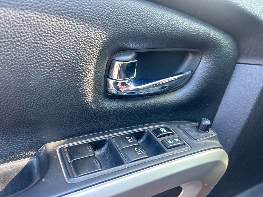 Used 2018 Nissan Titan SV w/ SV Convenience Package AWD/4WD image 14