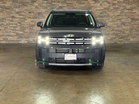 Used 2026 Hyundai Santa Fe SE FWD image 2