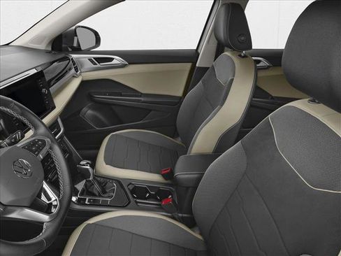 New 2026 Volkswagen Taos SE image 6