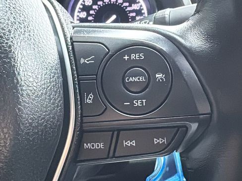 Used 2020 Toyota Camry SE w/ Carpet Mat Package image 13