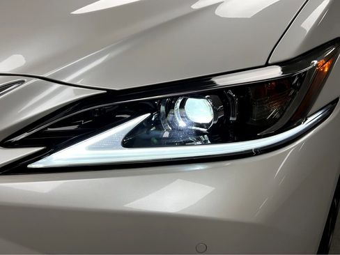 New 2025 Lexus ES 350 w/ Premium Package image 36