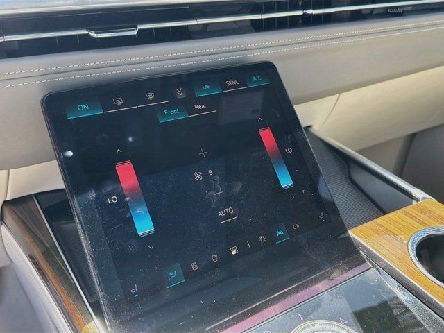 Certified 2025 Cadillac Escalade Sport Platinum w/ LPO, ONYX Package AWD/4WD image 21