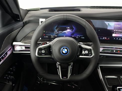 Used 2026 BMW i7 eDrive50 w/ M Sport Package RWD image 3