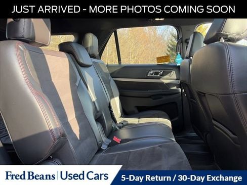Used 2018 Ford Explorer XLT w/ Equipment Group 202A image 15