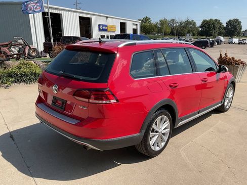 Used 2019 Volkswagen Golf Alltrack SE AWD/4WD image 9