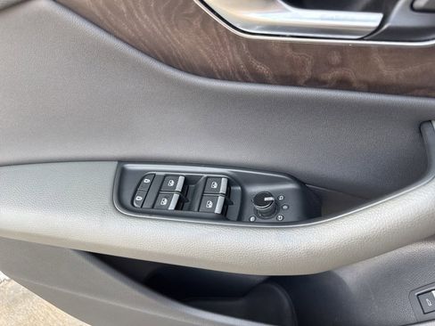 Used 2019 Audi Q8 Premium w/ Convenience Package image 24