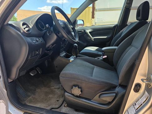 Used 2005 Toyota RAV4 4WD image 11