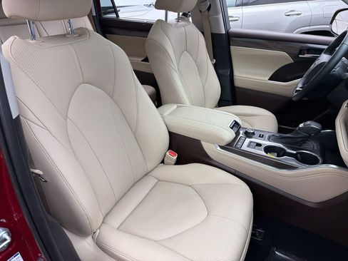 Used 2021 Toyota Highlander Limited image 33