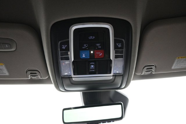 Used 2025 RAM 1500 Limited AWD/4WD image 10