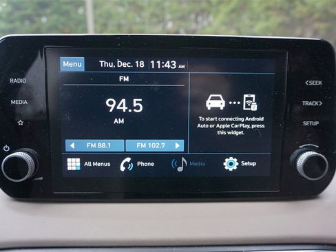 Used 2023 Hyundai Santa Fe SE image 11