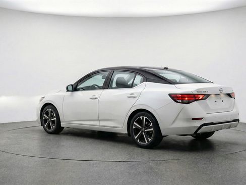 Used 2025 Nissan Sentra SV FWD image 6