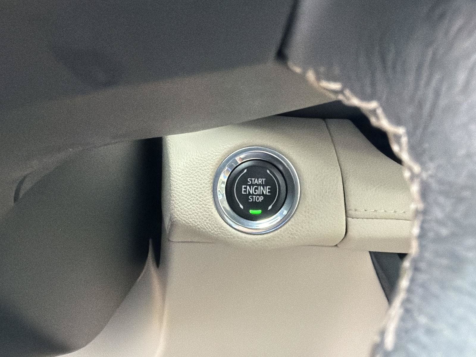 Used 2021 Buick Envision Avenir AWD/4WD image 21