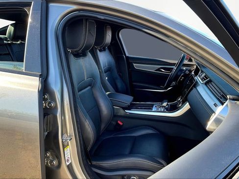 Used 2022 Jaguar XF R-Dynamic SE image 28