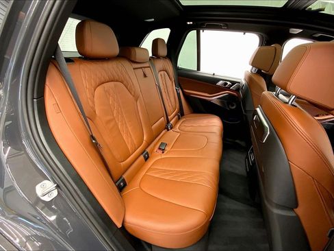 Used 2025 BMW X5 M60i w/ Executive Package image 11