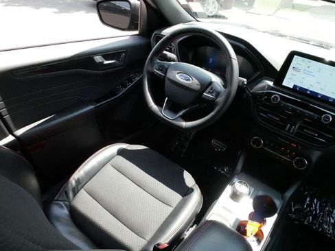 Used 2024 Ford Escape ST-Line AWD/4WD image 9