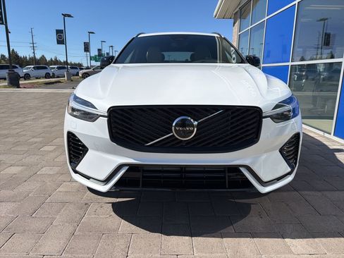 New 2026 Volvo XC60 T8 Plus w/ Climate Package AWD/4WD image 3