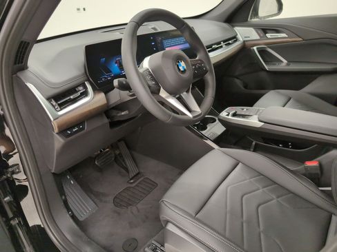 Used 2025 BMW X1 xDrive28i w/ Convenience Package AWD/4WD image 4