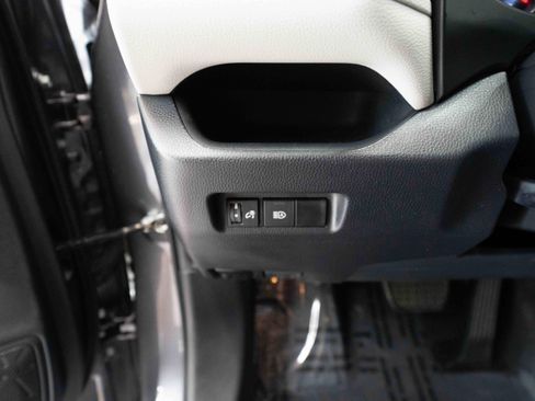 Used 2021 Toyota RAV4 XLE FWD image 11