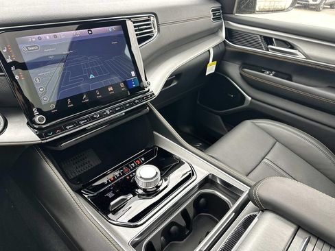 New 2026 Jeep Grand Wagoneer 4WD image 19