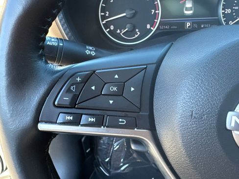 Used 2024 Nissan Sentra SV w/ SV Premium Package image 25