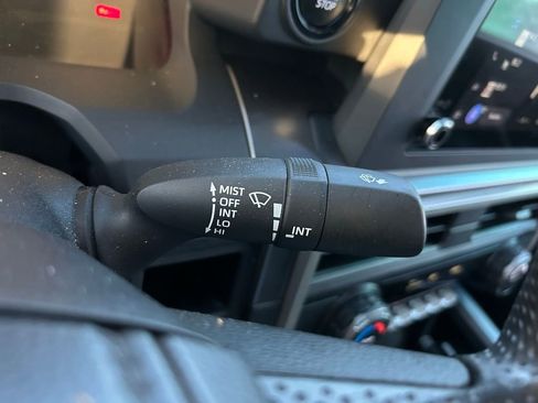 Certified 2025 Toyota Tacoma SR5 image 21