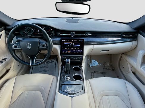 Used 2022 Maserati Quattroporte Modena RWD image 16