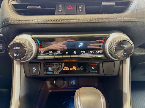 Used 2025 Toyota RAV4 Limited w/ Advanced Technology Package AWD/4WD image 16