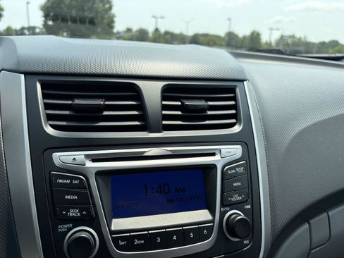 Used 2014 Hyundai Accent GS FWD image 10