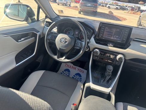 Used 2022 Toyota RAV4 XLE image 17