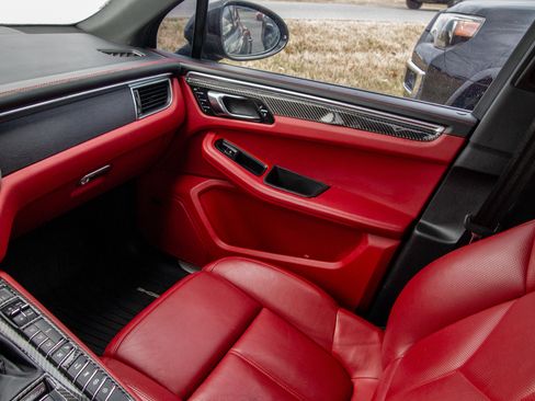 Used 2018 Porsche Macan GTS image 14