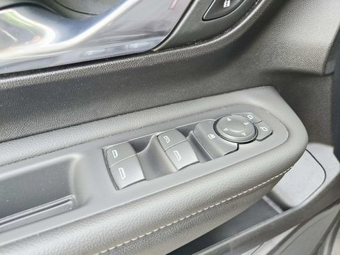 Used 2024 GMC Terrain SLE w/ Driver Convenience Package FWD image 36