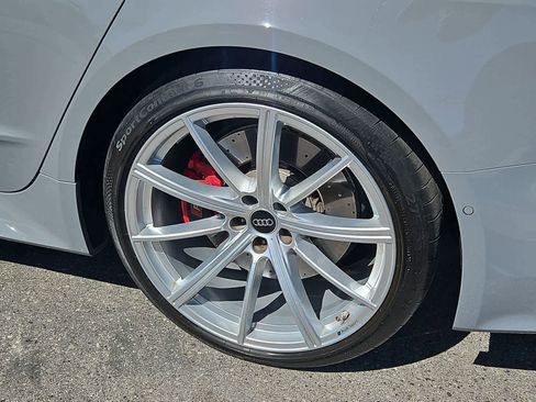 Used 2024 Audi RS 7 Performance AWD/4WD image 16
